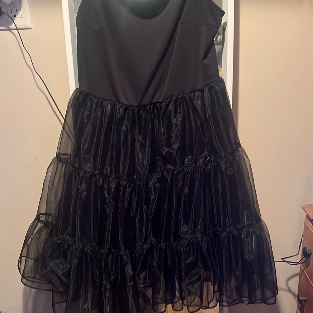 Black tulle under dress L